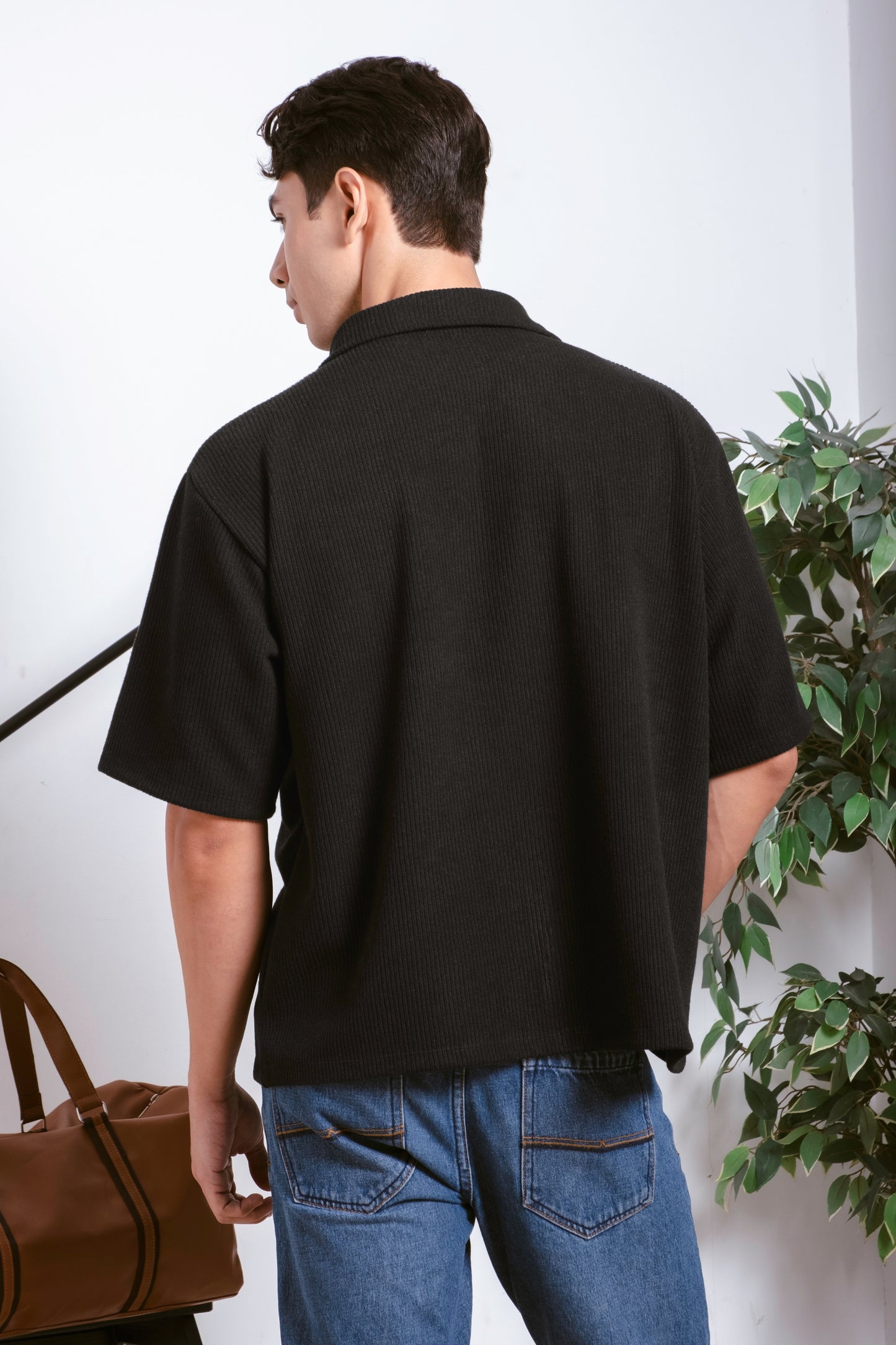 Cropped Knitted Shirt - Black