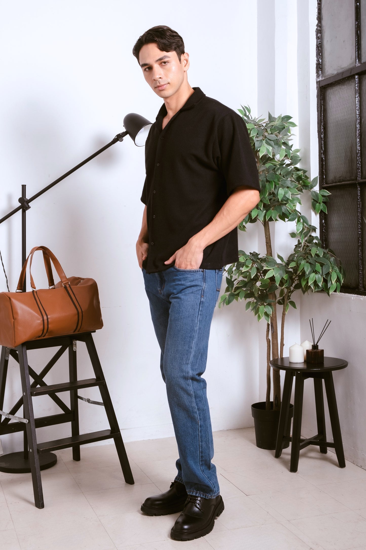 Cropped Knitted Shirt - Black